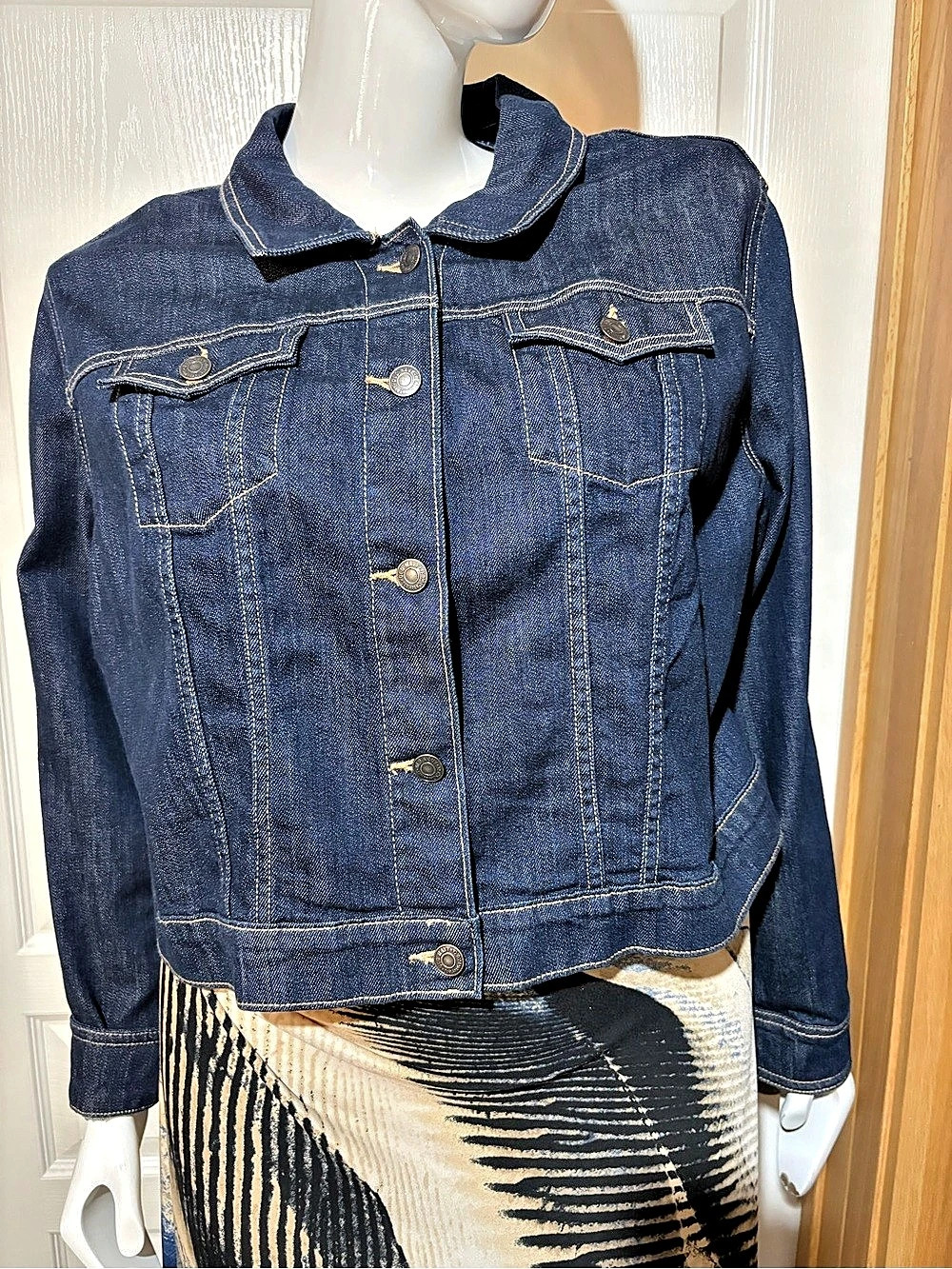 Old Navy Women's Denim Jacket Size XXL Like New